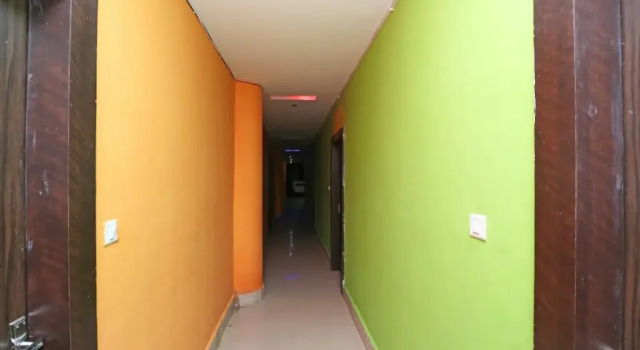 Maa Barabhuja Guest House by OYO Rooms