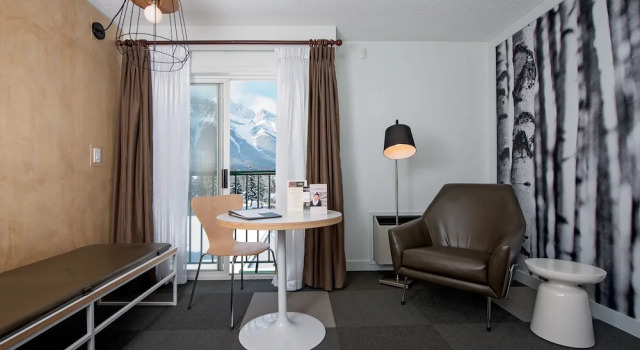 Двухместный номер Coast Premium с красивым видом из окна Coast Canmore Hotel & Conference Centre