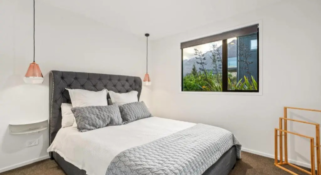 Pavilion Point - Jacks Point Holiday Home