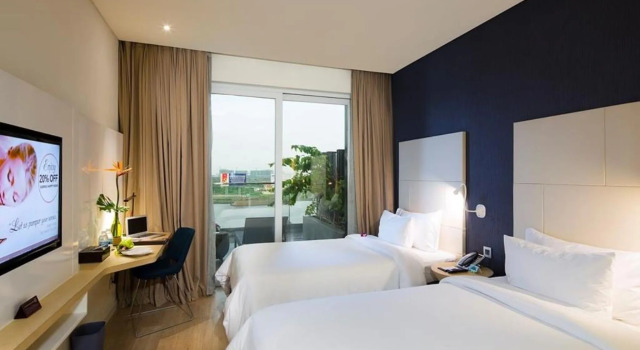 Номер Standard с видом на реку Liberty Central Saigon Riverside Hotel