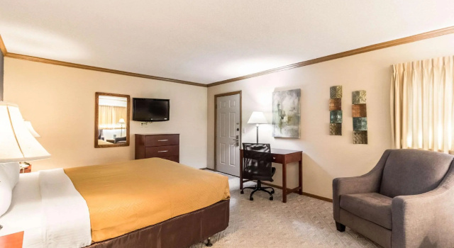 Двухместный люкс Econo Lodge - Valley City