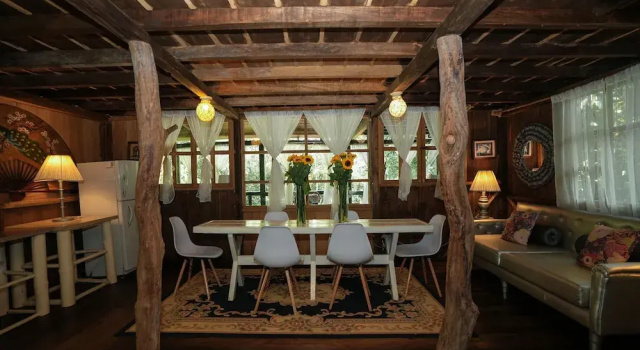 Четырёхместный номер Standard с балконом Casa de Piedra