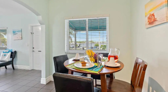 Люкс Hollywood Beachside Boutique Suite