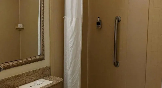 Четырёхместный номер Deluxe Beachside Hotel & Suites Cocoa Beach - Port Canaveral