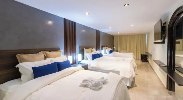 Номер Superior Hotel Ramada Inn