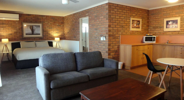 Summerhill Motor Inn, Забронировать Мини-отель Меримбула Sapphire Coast