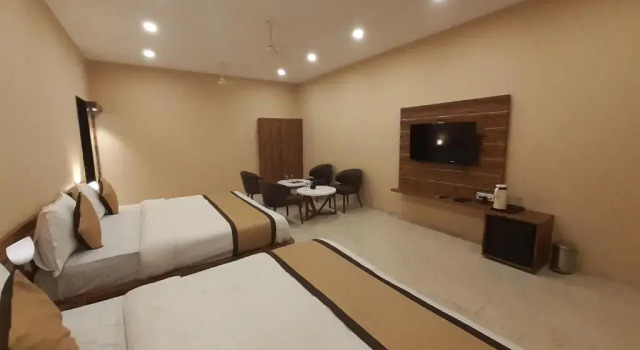 Семейный люкс Hotel Bharat