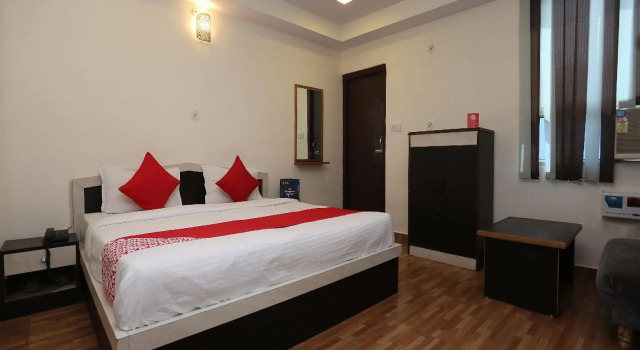 OYO 22662 Hotel Shivam