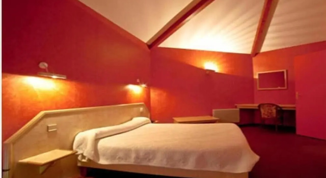 Motel Restaurant l’Enclos, Varaa Hotelli Donneville Haute-Garonne