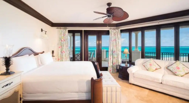 Номер Standard с 3 комнатами с балконом и oceanfront The Somerset on Grace Bay