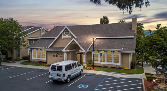 Номер Standard Chase Suite Hotel Newark Fremont