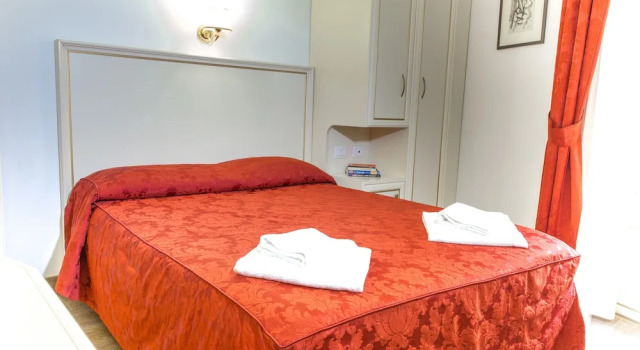 Номер Economy Best Suites Pantheon