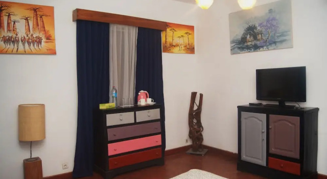 Номер Comfort Villa Mahefa - WiFi Fibre - Parking & Jardin - Netflix - Hôtel proche RN1, RN4, RN7