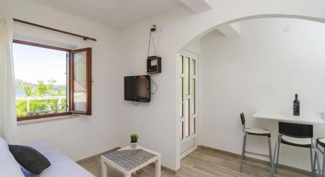 Apartments Vitorin, Забронировать Апартаменты/квартира Собра Остров Мльет, рядом с Частный Пляж «Апартментс Ядранка Мльет»