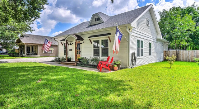 Historic + Fully Renovated Waxahachie Home!