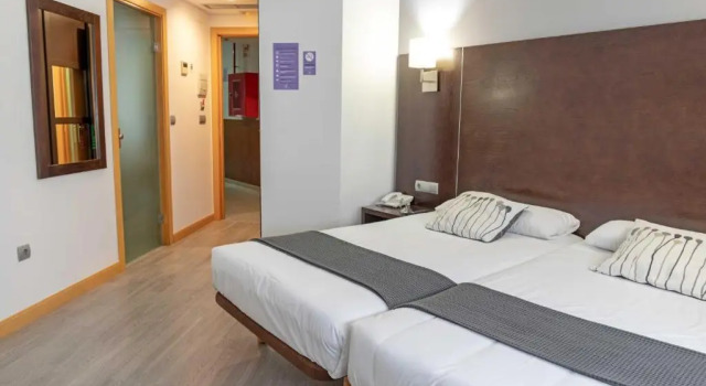 Двухместный номер Economy Hotel Cardeña by gaiarooms
