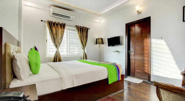 Номер Standard Treebo The Sai Leela Suites