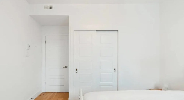 Hip, Stylish Apartment in Little Italy, Rezervovat Apartmán Montreal Quebec, poblíž Ubisoft