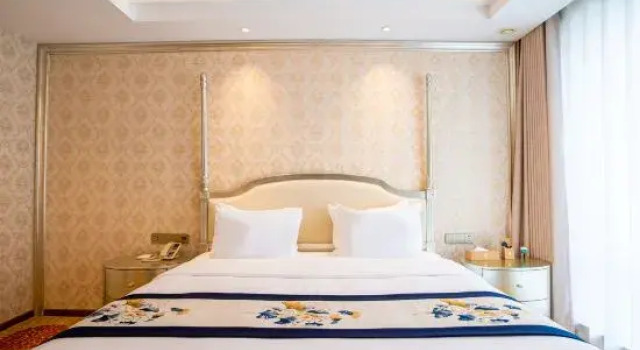 Люкс Executive Peace International Hotel