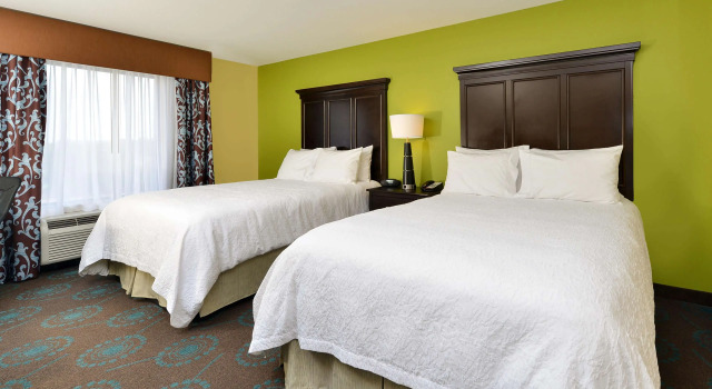 Hampton Inn Iowa City/University Area, Забронировать Отель Айова-Сити Айова, рядом с The Englert Theater