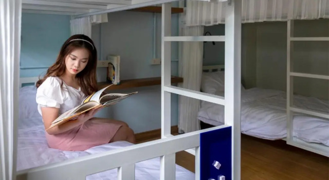 Кровать в общем номере (женский номер) BED Friends Poshtel