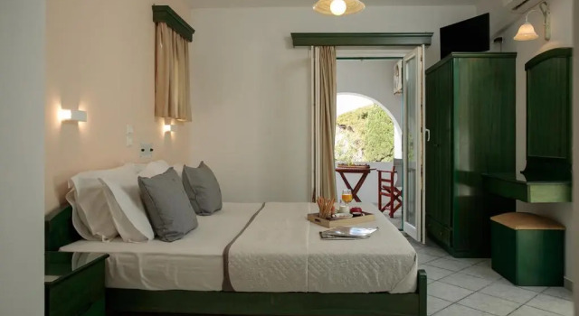 Студия с балконом и с красивым видом из окна Iades Studios & Apartments