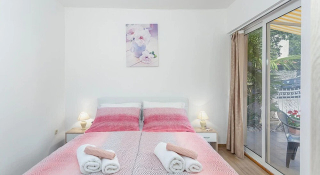1 Bedroom Beach Front Home In Malinska, Забронировать Отель Малинска остров Крк