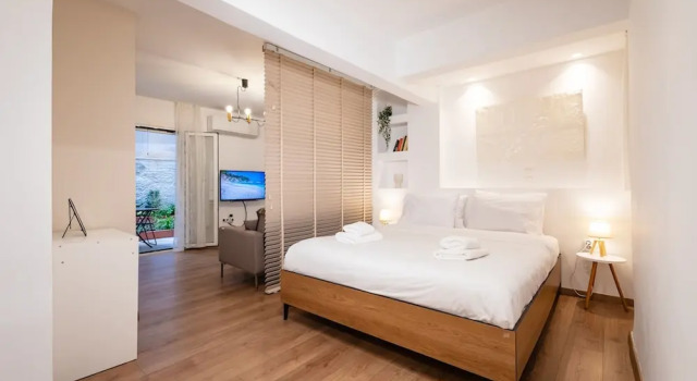 Quiet Apartment With a Garden at Exarcheia