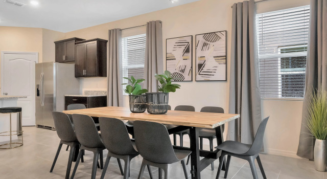 7 Bedrooms 5 Bathrooms Solterra 7599 Ol, Забронировать Отель Отели Давенпорт с парковкой, Парковка