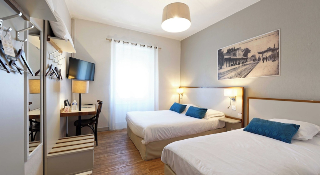 Номер Comfort Contact Hôtel du Commerce et son restaurant Côte à Côte