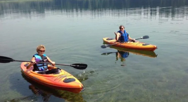 Tyee Lake Lodge, Buchen Sie Hotel Soda Creek British Columbia
