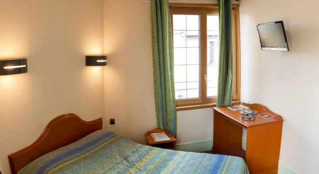 Номер Standard Logis Hotel Restaurant La Croix Verte