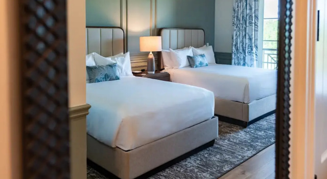 Четырёхместный номер Standard с балконом Camp Creek Inn
