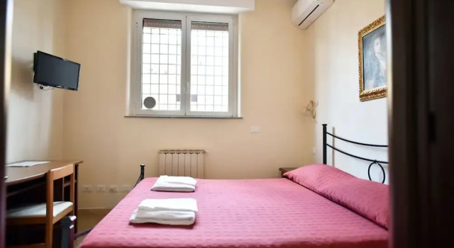 Domi 10 Apartment, Stazione Termini, Via Curtatone 12, Забронировать Апартаменты/квартира Отели Рима с парковкой, рядом с Универмаг La Rinascente, Парковка