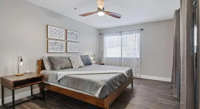 Beautiful Newly Remodeled 2-bdrm Biltmore Condo!, Забронировать Дом для отпуска Финикс 