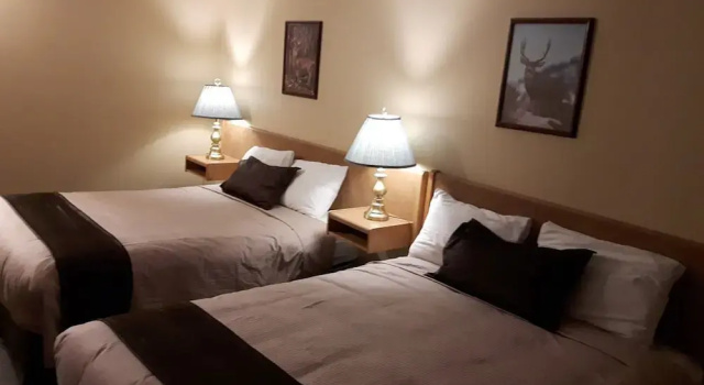 Четырёхместный номер Deluxe Marys Motel