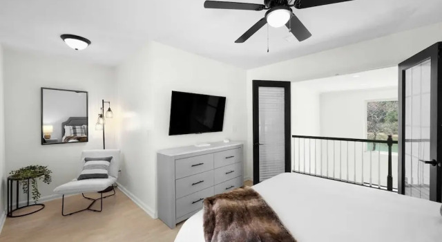 Knotty Pines by Avantstay Lake Views, Renovated