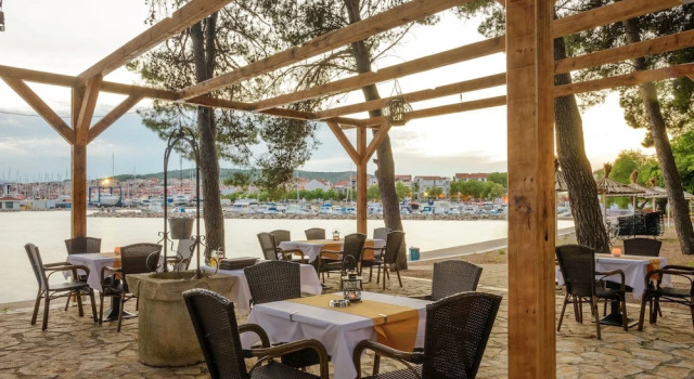 Tidy Apartment with Ac, Just 12 Km. From Sibenik