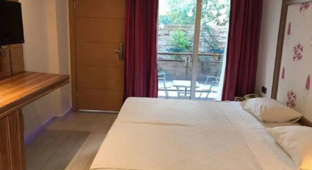 Cle Beach Boutique Hotel