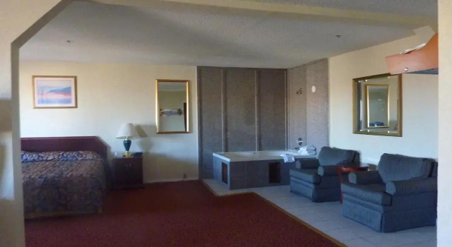 Howard Johnson Inn Oklahoma City Remington Park, Rezerwuj Hotel Oklahoma City Oklahoma
