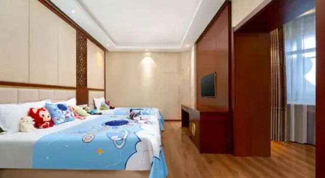Люкс Haobin Holiday Inn (Harbin Railway Station Museum Subway Station)