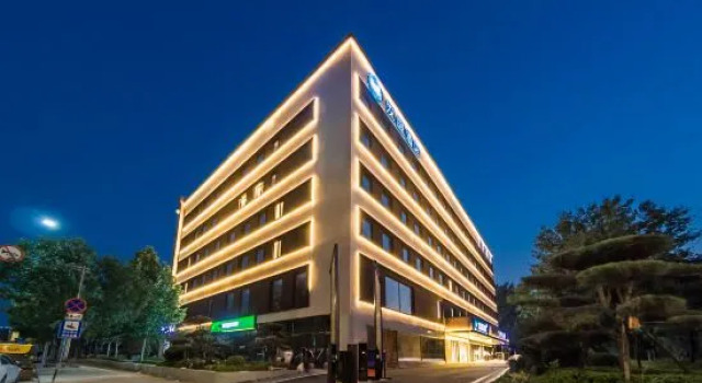 HanTing Hotel (Beijing Fangshan Changyang Aerospace City Electronic Technology Park), Book Hotel Hoteller i Beijing Province med parkering, Parkering