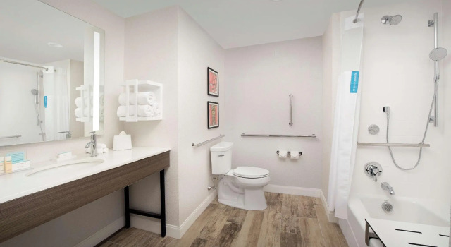 Четырёхместный номер Standard Hampton Inn Boston Logan Airport Chelsea