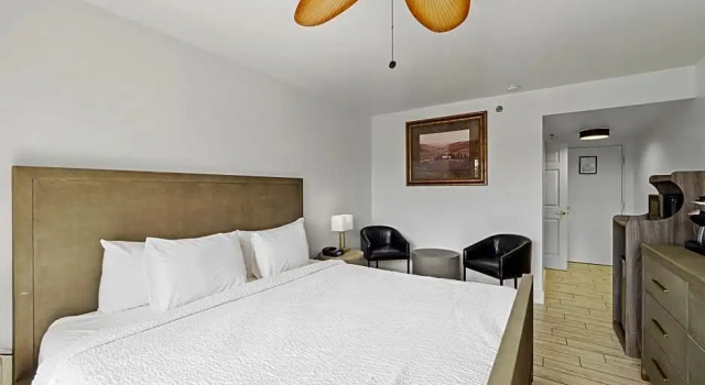 Двухместный номер Standard с балконом и с видом на закат Royal Inn Beach Hutchinson Island
