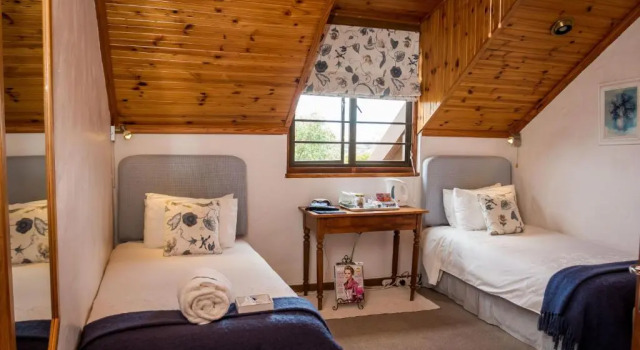 Четырёхместный номер Standard Jennys Guest House