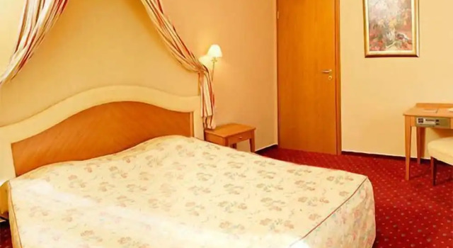 Hôtel-Restaurant DAHM, Reservar Hotel Hotéis em Diekirch com pequeno-almoço, Café da manhã