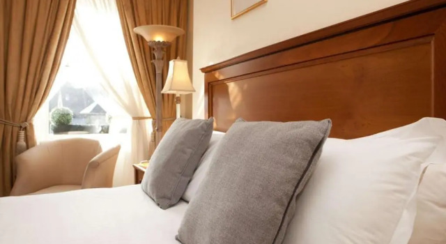 Одноместный номер Standard Headfort Arms Hotel