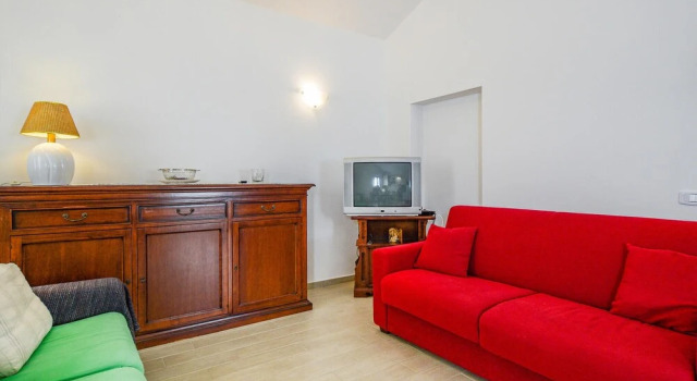 Beautiful Home in Cinigiano With 2 Bedrooms
