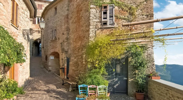 Коттедж Deluxe с 3 комнатами Farmhouse in Monte Santa Maria Tiberina With Garden