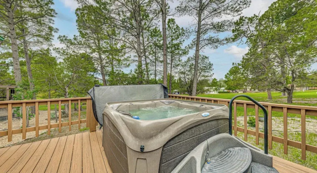 Коттедж Hot Tub & Deck: Home 1 Mi to Ruidoso River!